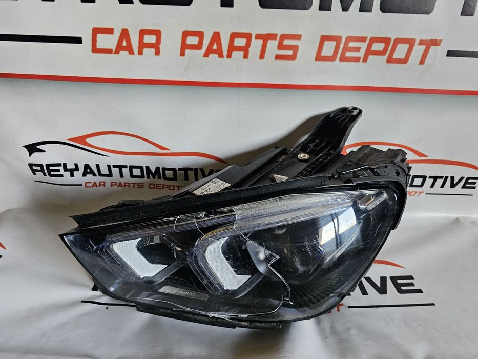 Far stanga avariat Mercedes GLE W167 cod A1679064708