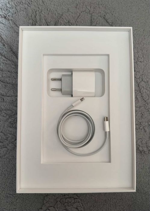 Продам Apple iPad 8 (2020)