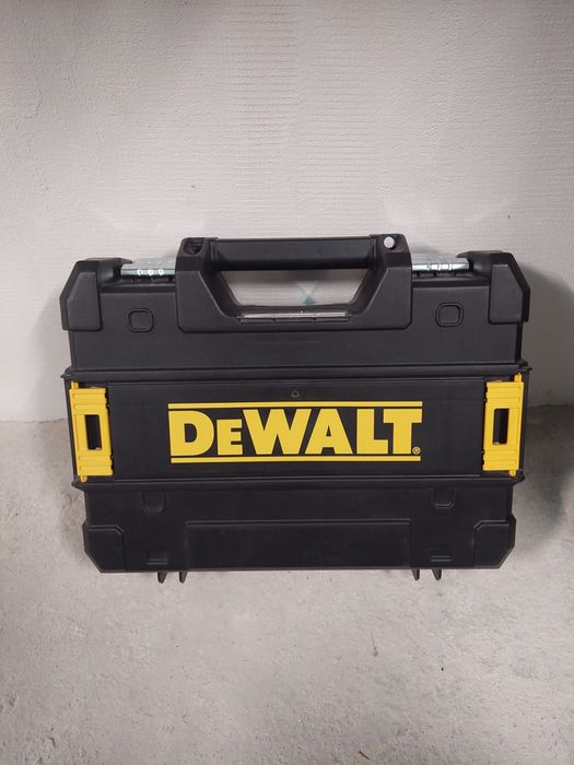 Куфари за машини.