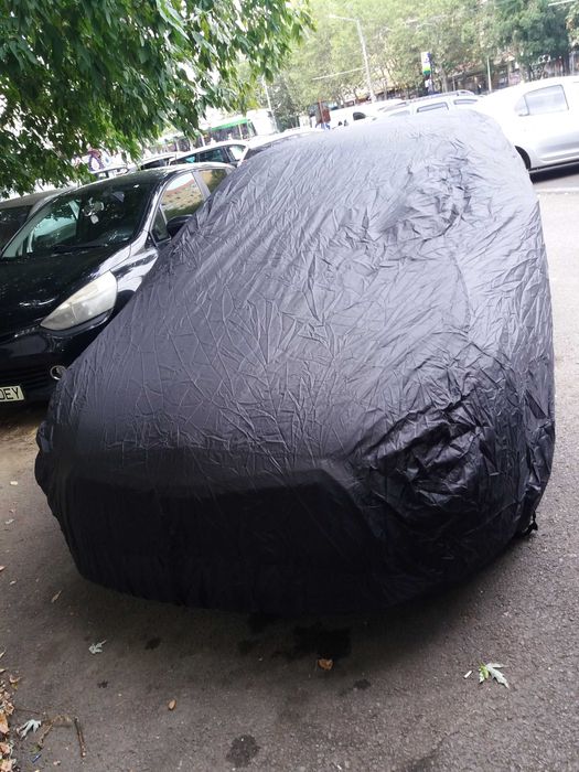 Prelata husa masina autoturism neagra Oxford Premium XXL 580x175x150cm 150 lei, XL 510-540x185x150cm 140 lei. Husa pentru masina este complet neagra