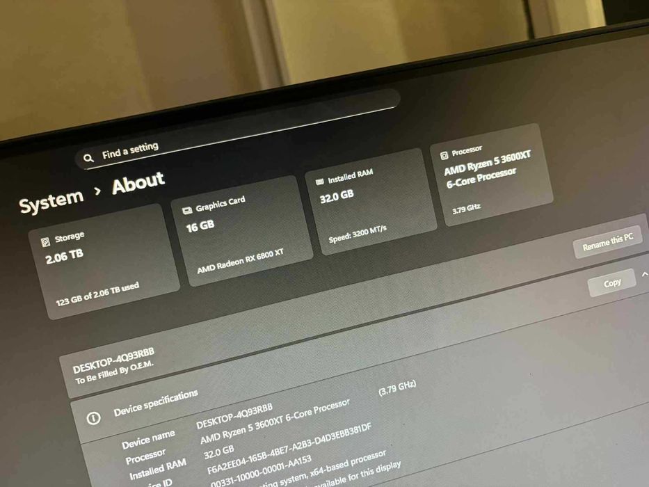 Продавам НОВ Gaming компютър / AMD Ryzen 5 3600xt 6 core/32RAM/16GB/