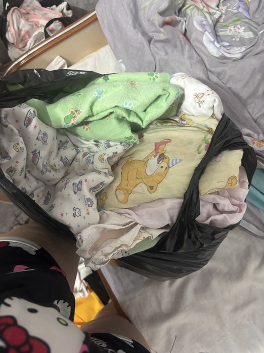 Детские вещи поодам