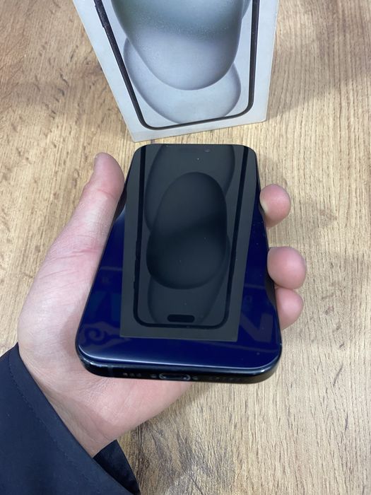 Продаю iphone 15 128gb