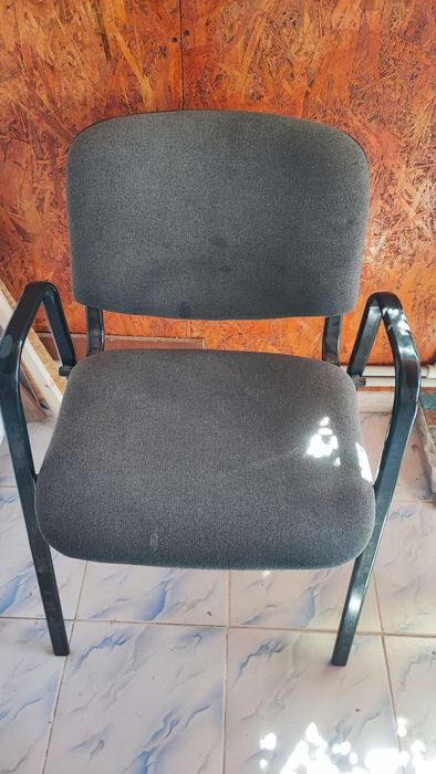 Scaun birou cu spătar tapițat