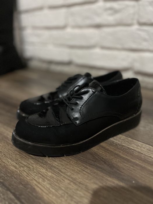 Разные туфли, одного размера