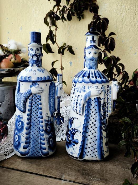 Гжель порцеланова бутилка