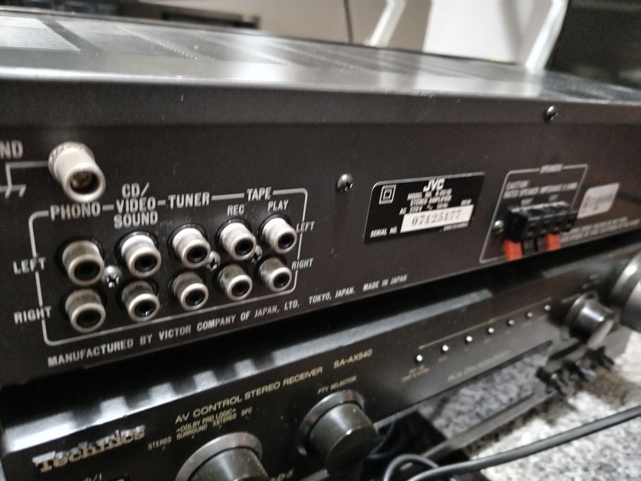 Linie japoneză JVC tuner și amplificator 2x40W