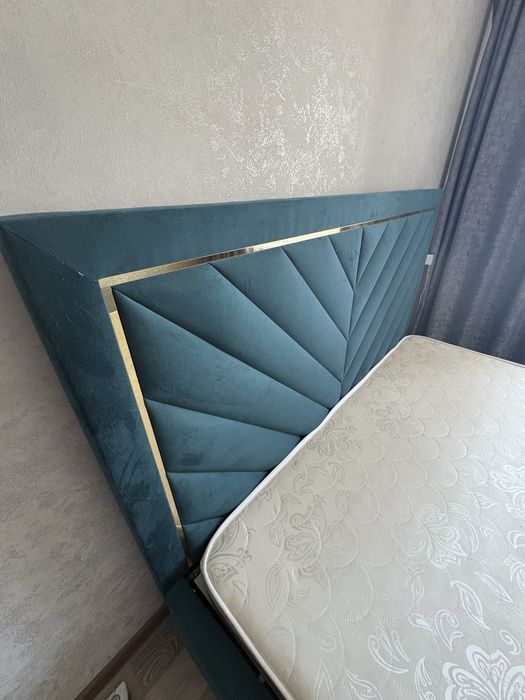 Кровать двуспальная