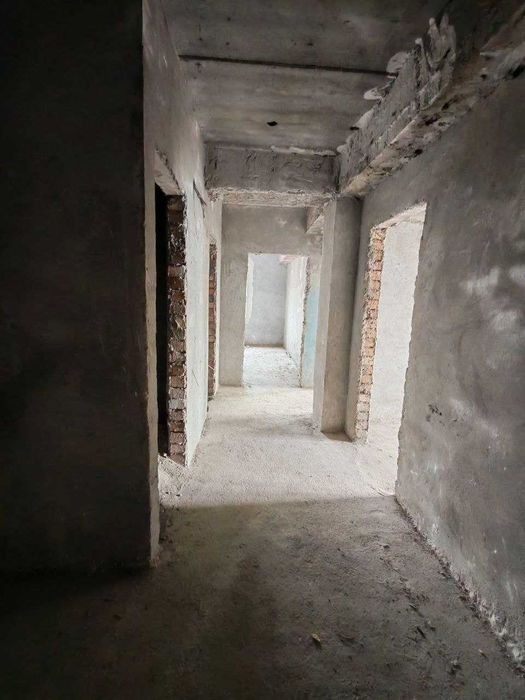 Срочно...Сергели 6 Янги домда.метрога якин 80 квадрат каробка