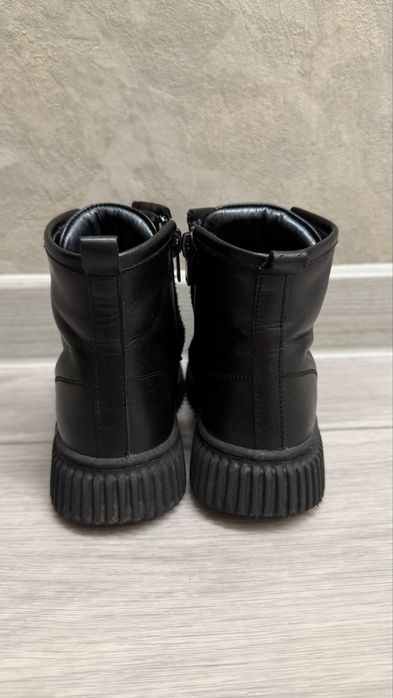 Продам демисезонные ботинки Tiffani, размер 27