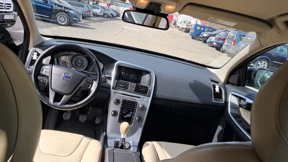 VOLVO XC60 2017 — imagine 5