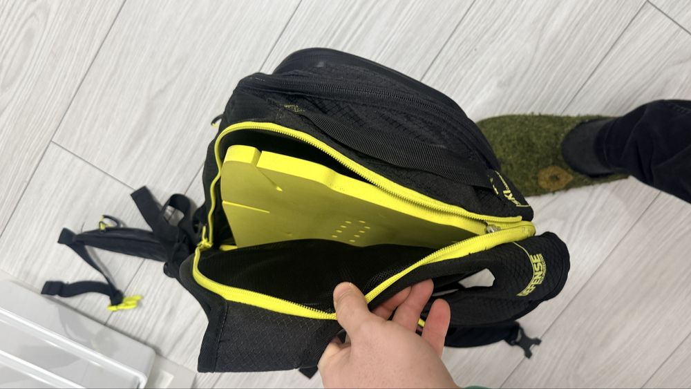 Rucsac ski / snowbord cu protectie spatete / coloana