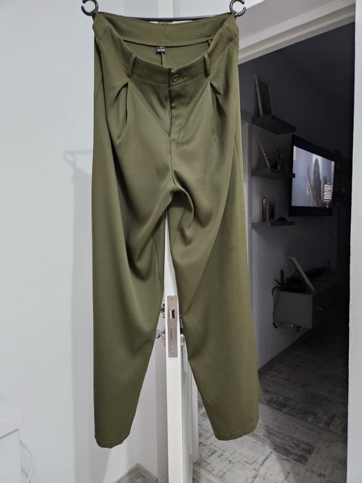 Pantaloni kaki de vara