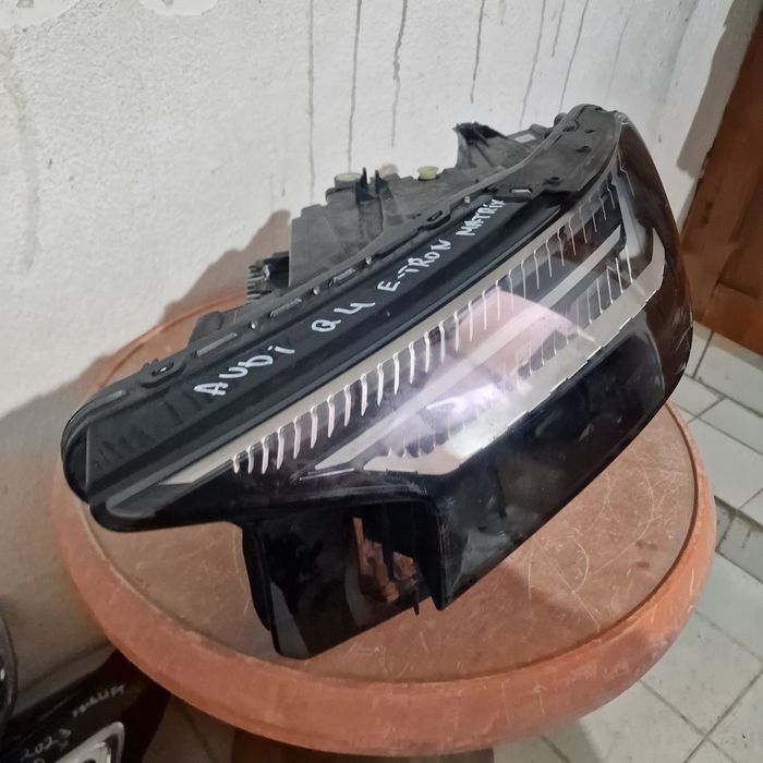 Audi Q4 E-tron matrix  2023 ляв фар