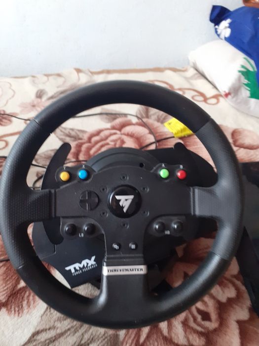 Xbox one cu volan thrustmaster
