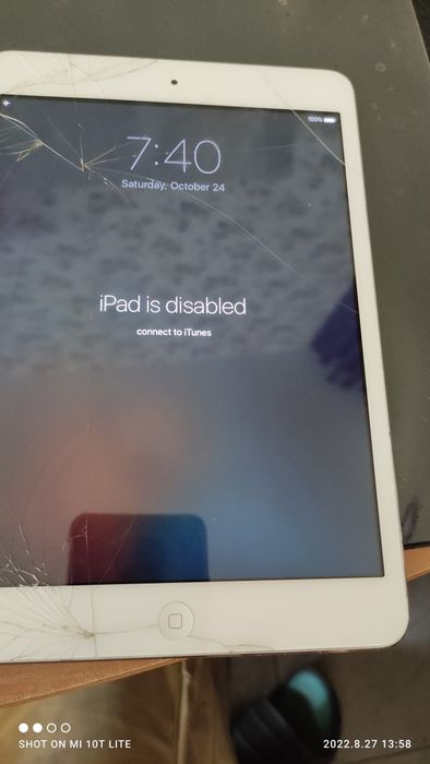 Продавам iPad mini a1432
