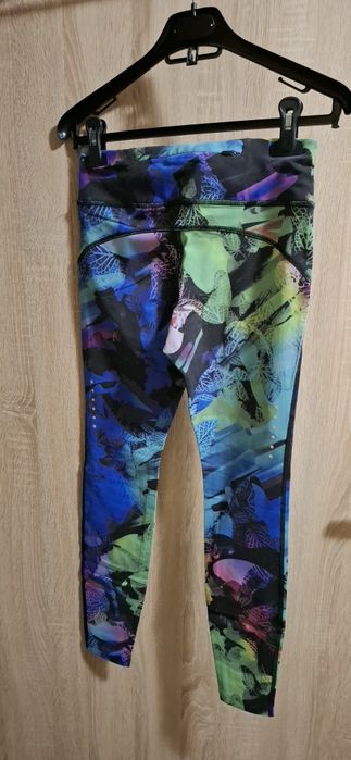 Vand colanți Nike