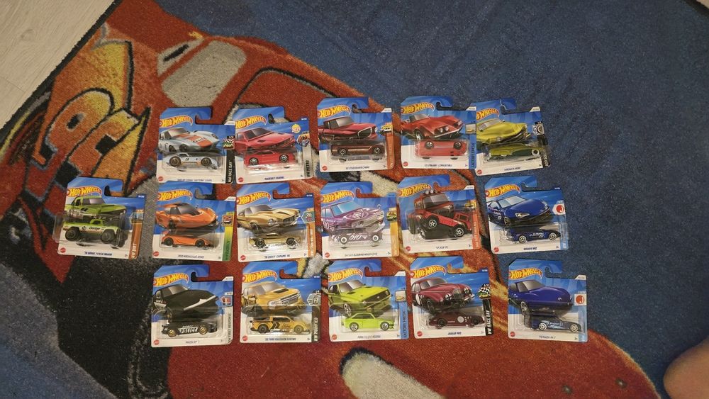 Hot wheels и Matchbox колички