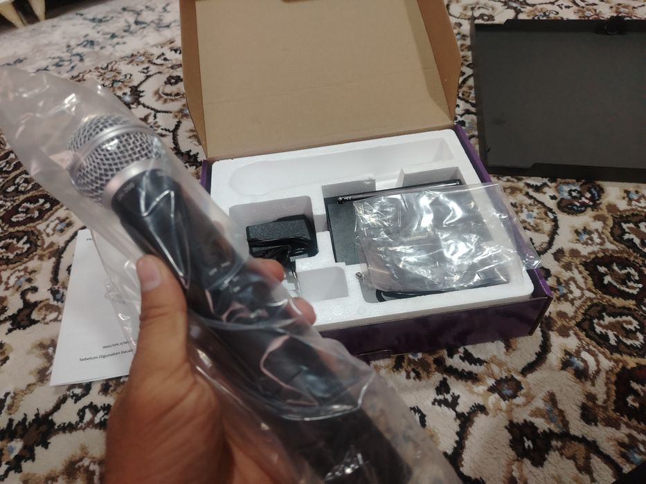 Shure mikrafon sotiladi 1 2 marta ishlatilgan holadi yaxshi edial