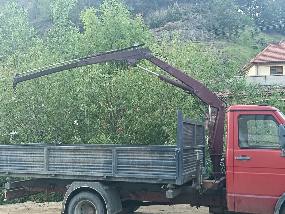 Iveco basculabil cu macara