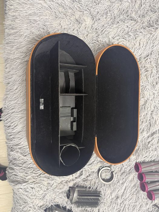 Dyson Airwrap cu accesorii extra