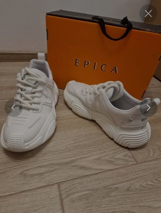 Adidasi Epica din piele ca noi
