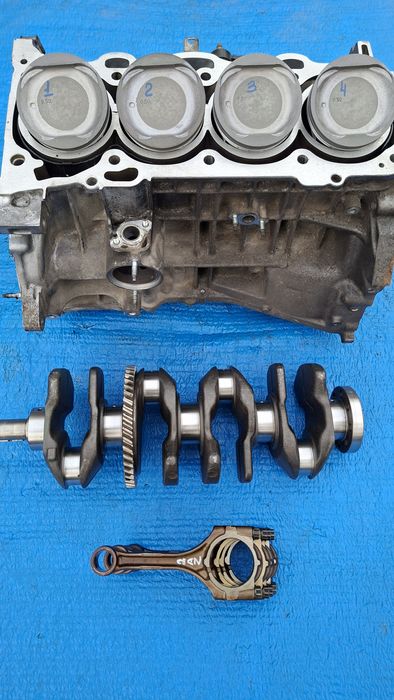 Блок  2AZ-FE Toyota