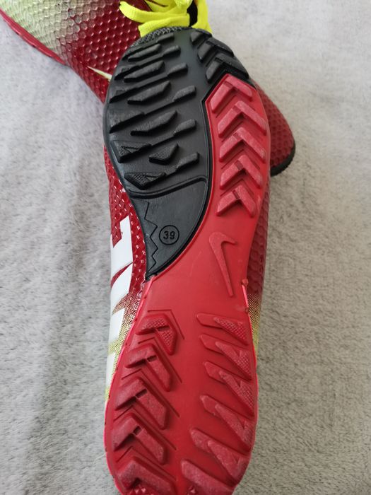 Продавам стоножки NIKE