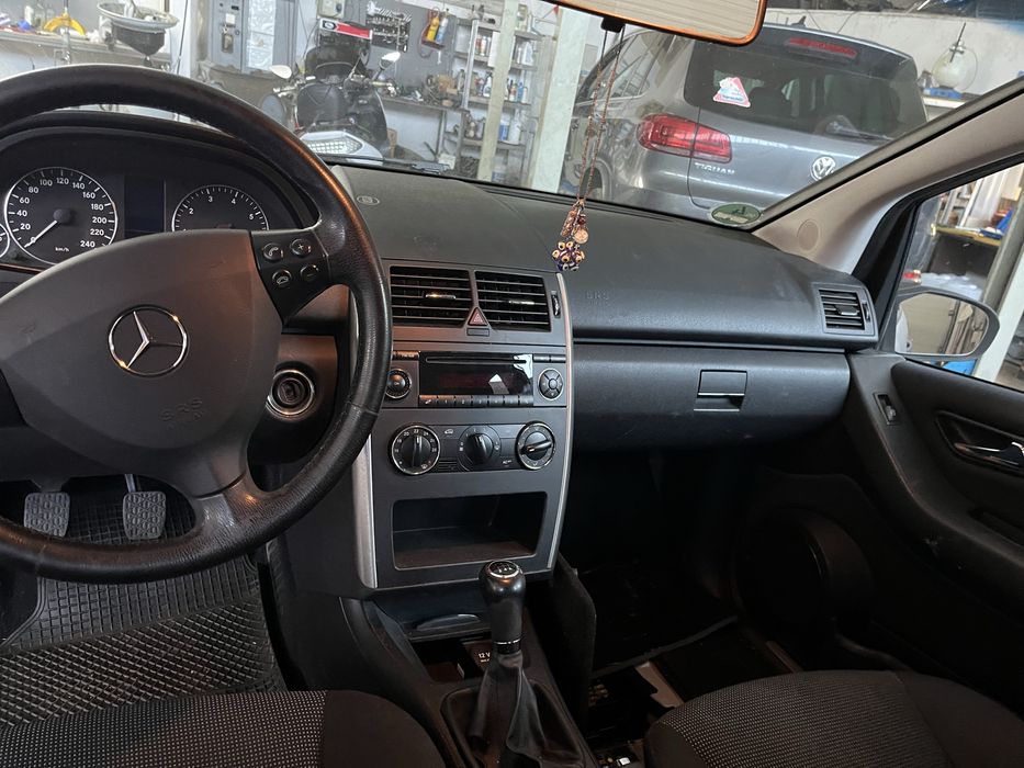 Мерцедес части A класа W169