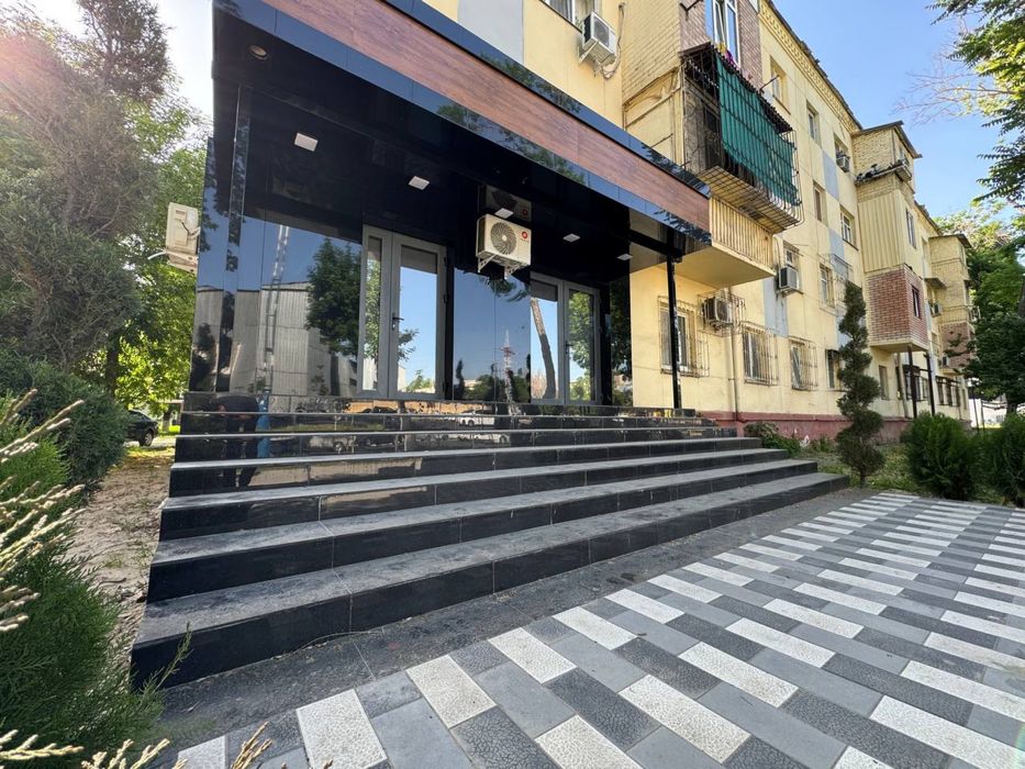 Продаю Своя Hi-Tech Office Ул.Лисунова Кафе Парвоз Вдоль дороги 85м2