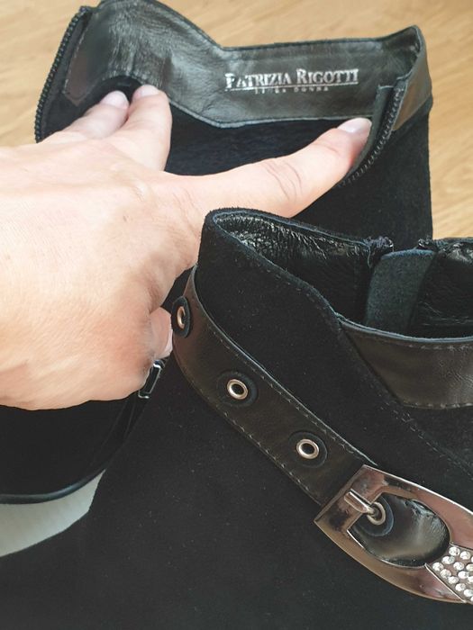 Ghete NOI nepurtate Patrizia Rigotti, piele intoarsa, masura 38