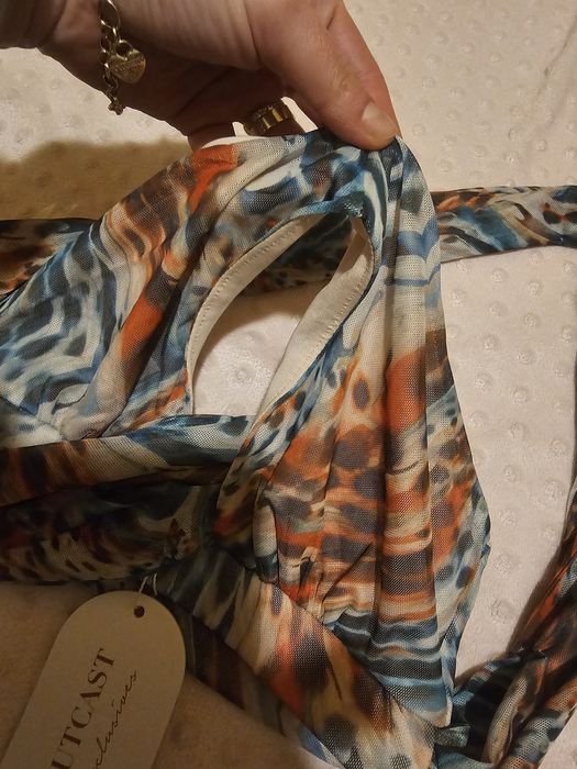 Top Outcast Isla Amazon