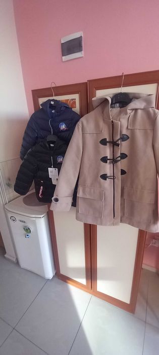 Продават се нови детски якета