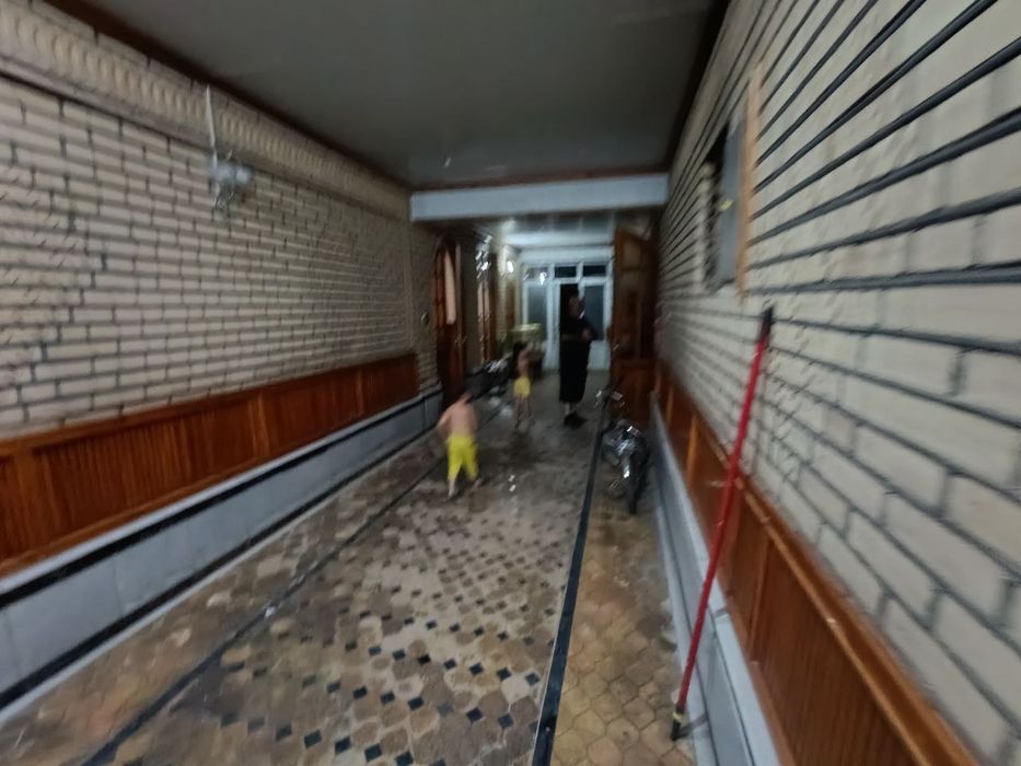 Srochna uy sotiladi Kotta qani