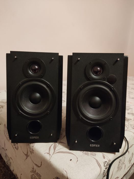 Edifier r1700bt xolati deyarli yangi