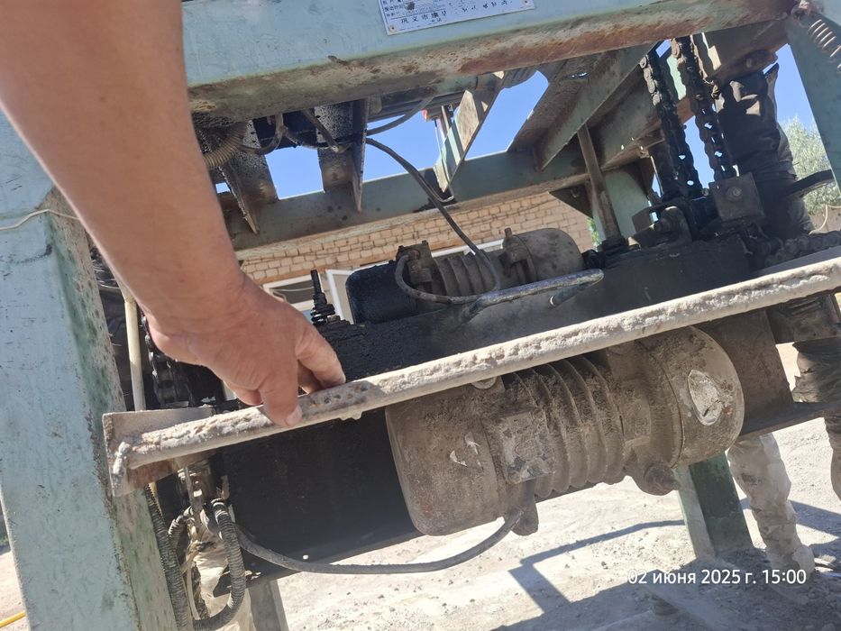 Shlakablok gisht stanok sotiladi