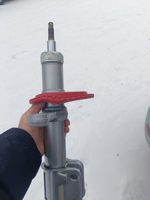 Продам амортизаторы СС20