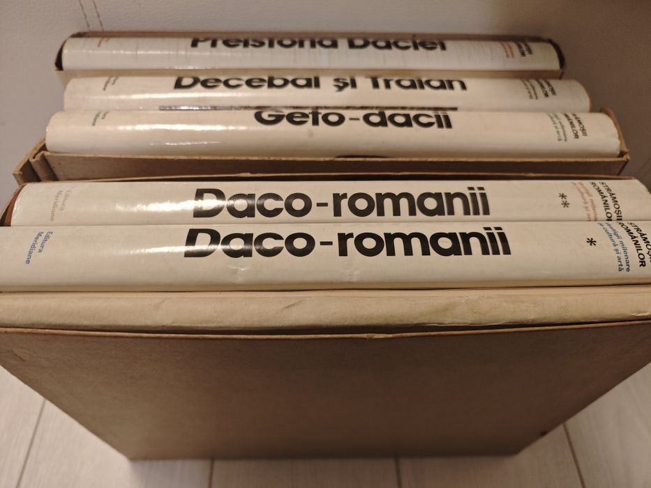 Set Strămoșii Romanilor, Complet, 5 vol,Impecabil, Etui,Brosuri