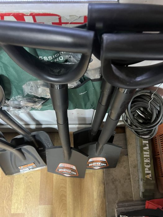 Автомобильная лопата