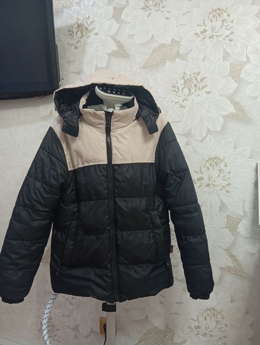 Продам куртку на подростка