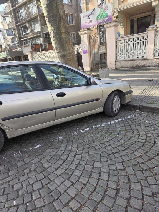 Рено Лагуна  Бензин/газ