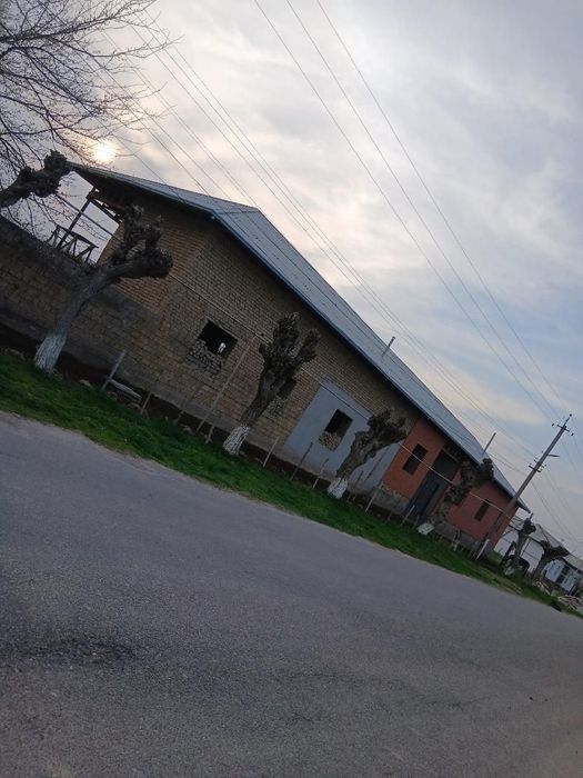 Uchaska sotiladi Piskent ,Chimqo'rg'on