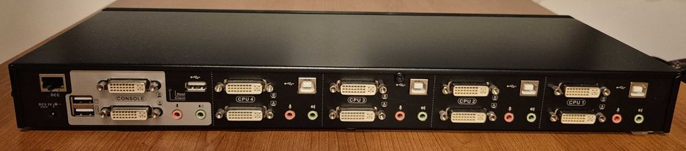 OCAZIE Switch KVM Dual View cu 4 porturi ATEN CS1644A STARE EXCELENTA