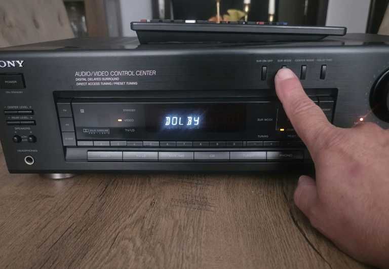 Vand Amplituner Sony model STR-D615