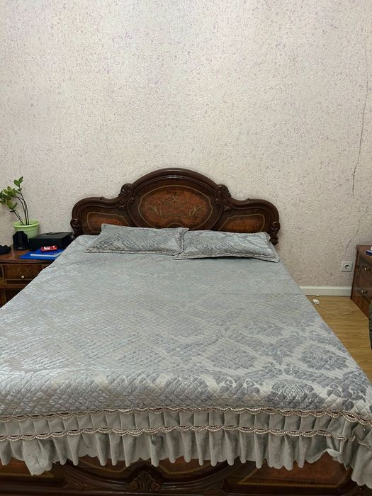 Продам спальный гарнитур