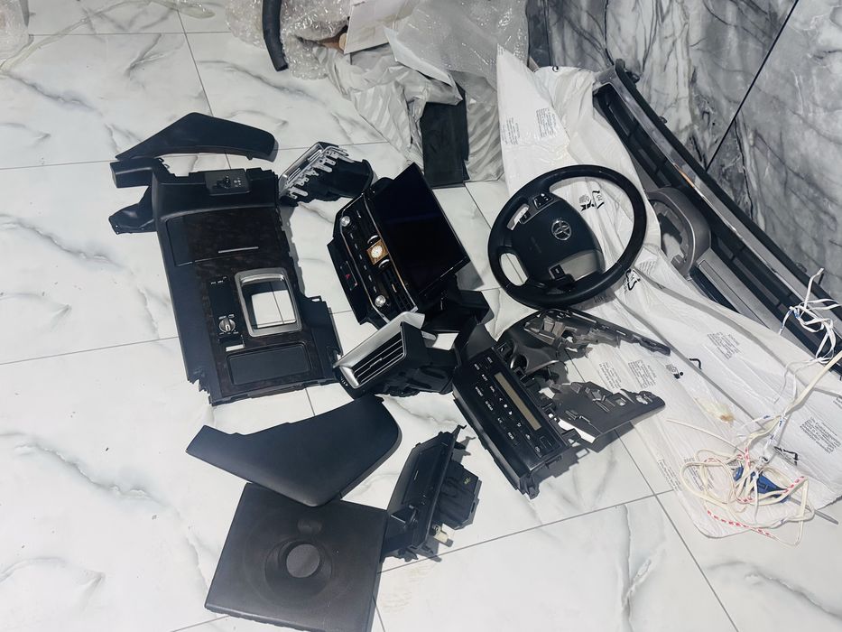 Салон на 200 крузак все в сборе