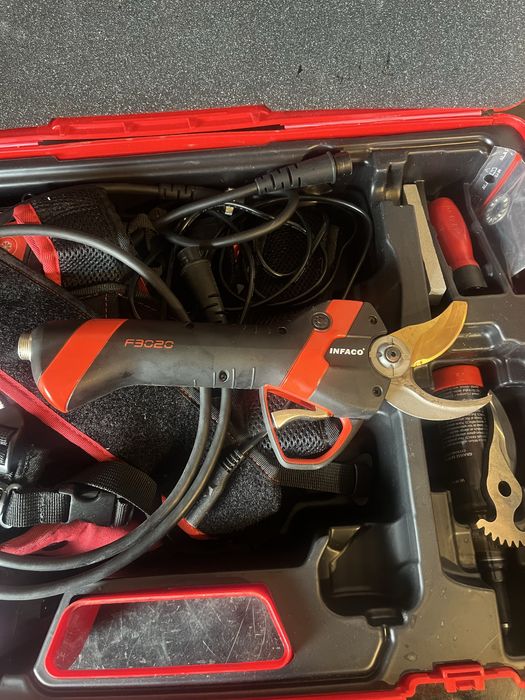 Foarfeca electrica Infaco F3020