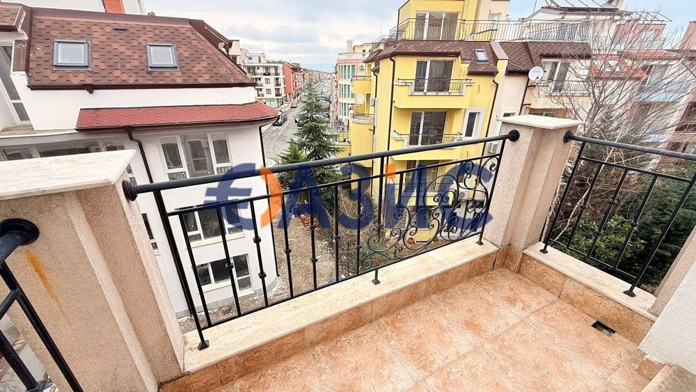 Продава се Едностаен апартамент в Несебър - 38 кв.м за 900 €/кв.м - Снимка #2