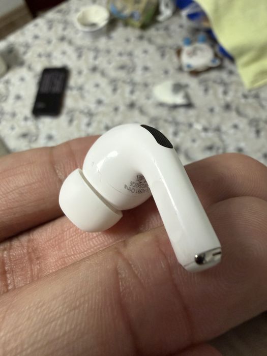 Левый Наушник Air Pods Pro