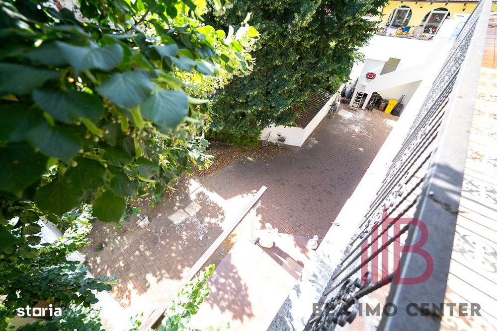 Casa 4 dormitoare, 2 saloane de zi ,3 băi,  ultracentral!